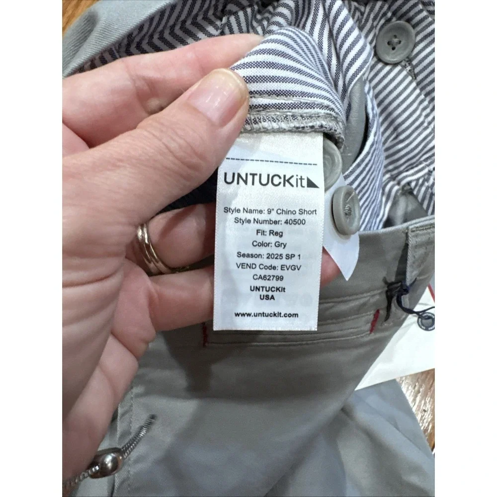 UNTUCKit Men's 9" Chino Shorts Size 36 Gray NEW Flat Front Summer Casual - Picture 4 of 7